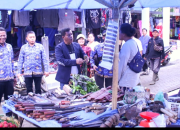 Bupati Radiapoh Tinjau Pasar Tiga Runggu Kecamatan Purba, Pedagang Ucapkan Terimakasih*