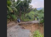 Masyarakat Mohon Pemerintah Secepatnya Perbaiki Jalan Longsor di Dusun Buttu Ganjang