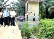 *Tinjau Jembatan Putus Di Nagori Dolok Hataran, Bupati Simalungun Akan Segera Menindaklanjuti Perbaikan Jembatan*