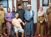 Ulurkan Tangan Kemanusiaan, Bupati Simalungun Bantu Kursi Roda untuk Jayaman Rajagukguk