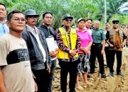Tinjau Jalan Provinsi Putus Akibat Longsor, Bupati Simalungun Perintahkan Kadis PUTR Lakukan Perbaikan Sementara